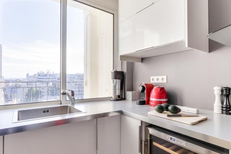 Guestready - Appartement Terrasse Vue Tour Eiffel ปารีส ภายนอก รูปภาพ